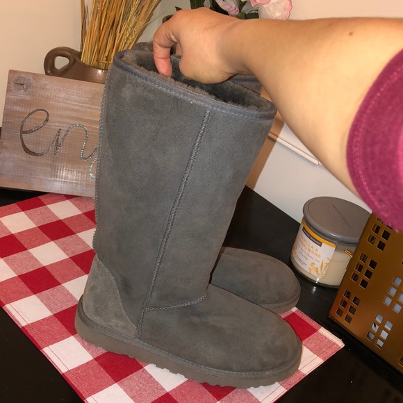 Tall grey UGG boots!! - Picture 2 of 5